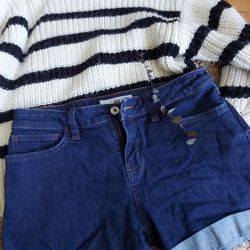 Short Vans